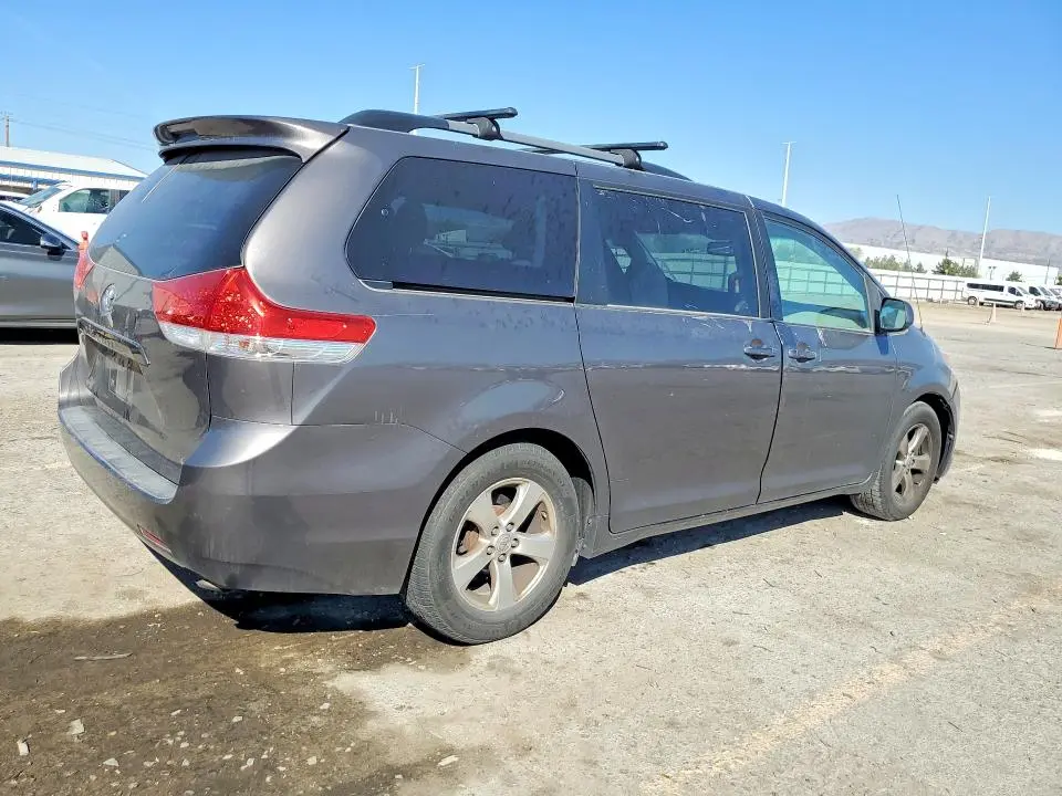 2012 TOYOTA SIENNA LE  