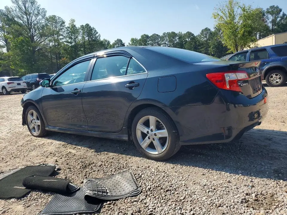 2012 TOYOTA CAMRY SE  