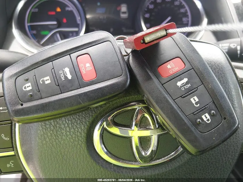 2020 TOYOTA CAMRY XLE HYBRID