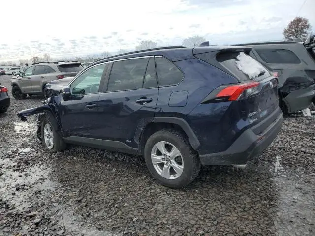 2021 TOYOTA RAV4 XLE  