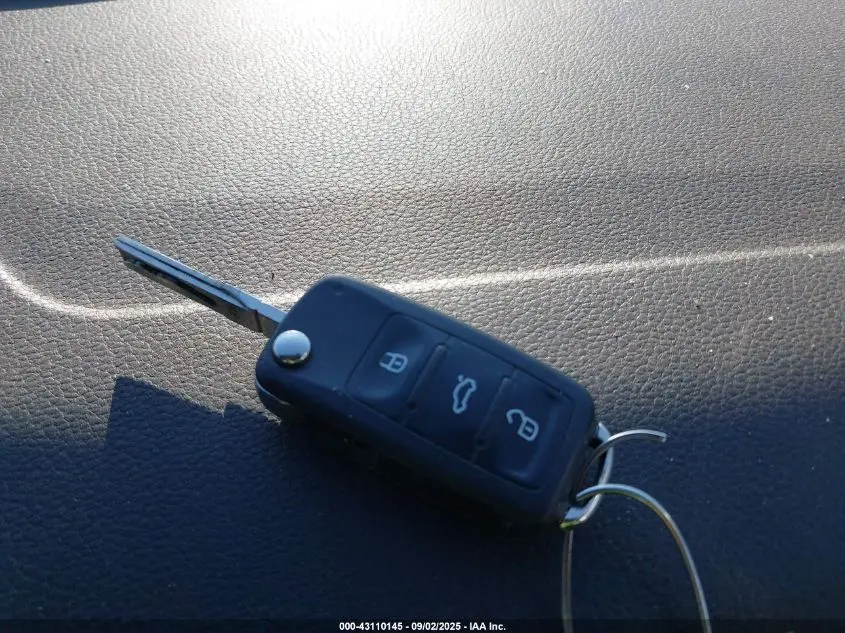 2017 VOLKSWAGEN PASSAT 1.8T R-LINE