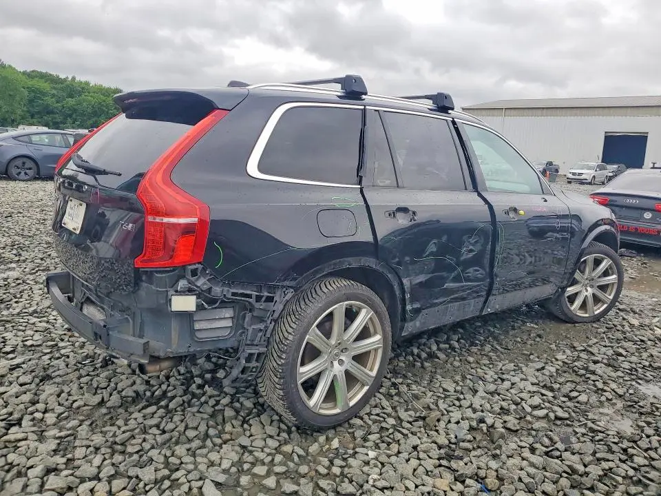 2016 VOLVO XC90 T6  