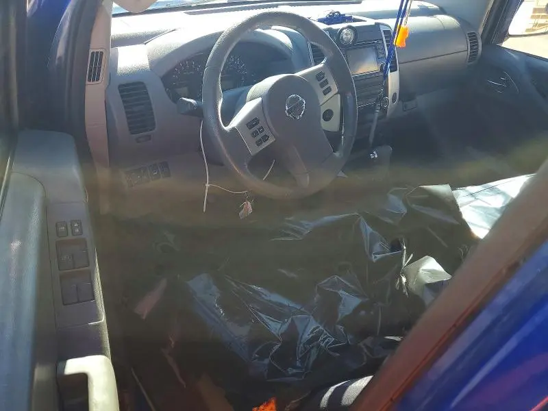 2015 NISSAN FRONTIER SV  