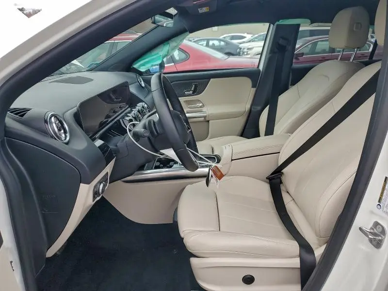 2025 MERCEDES-BENZ GLA 250 4MATIC  