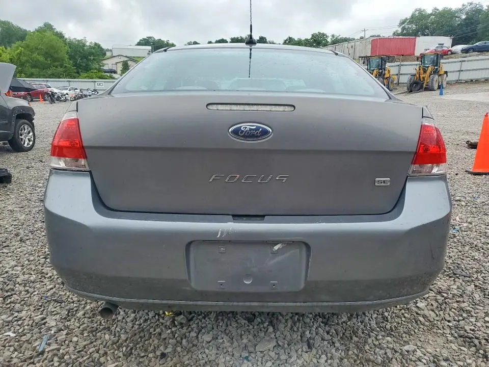 2010 FORD FOCUS SE  