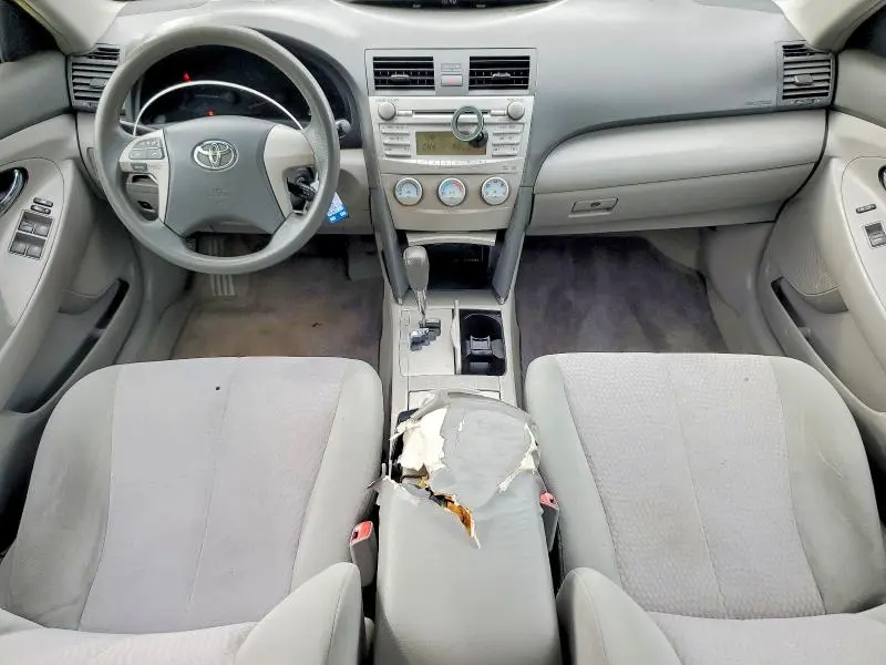 2011 TOYOTA CAMRY LE  