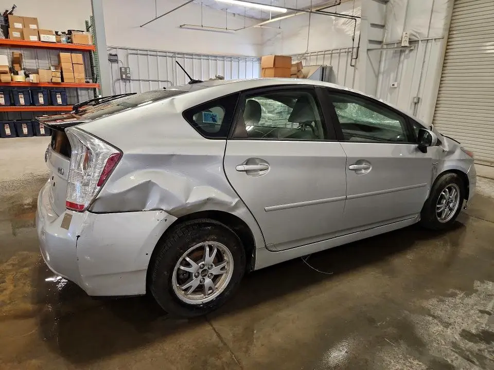 2011 TOYOTA PRIUS THREE  