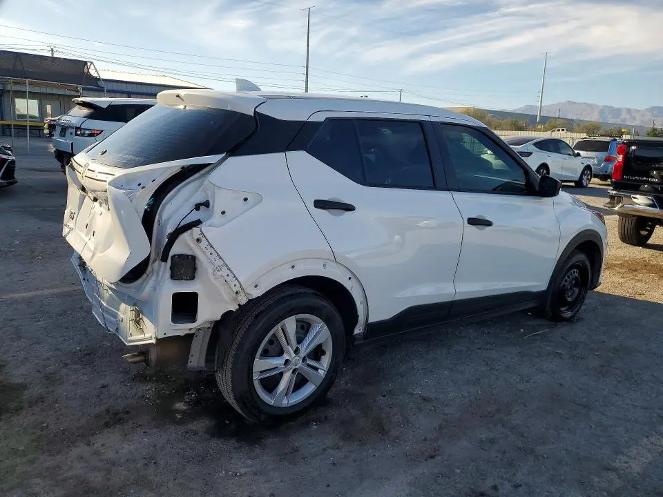 2024 NISSAN KICKS S  