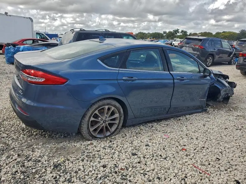 2019 FORD FUSION SE  