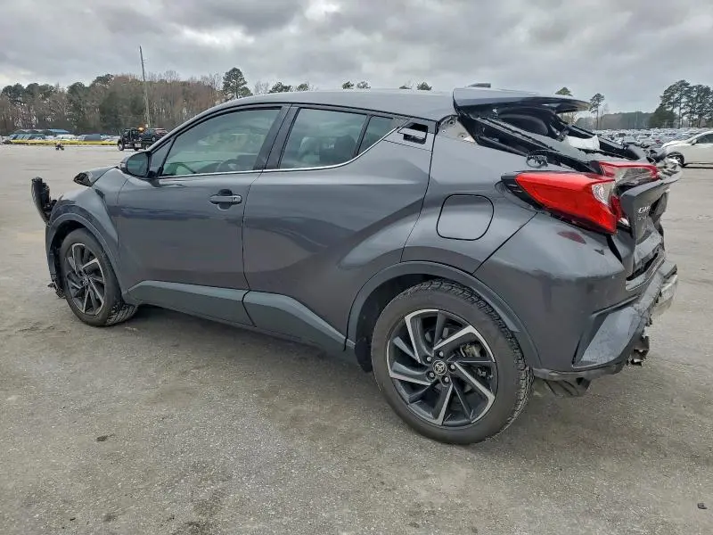 2022 TOYOTA C-HR XLE  