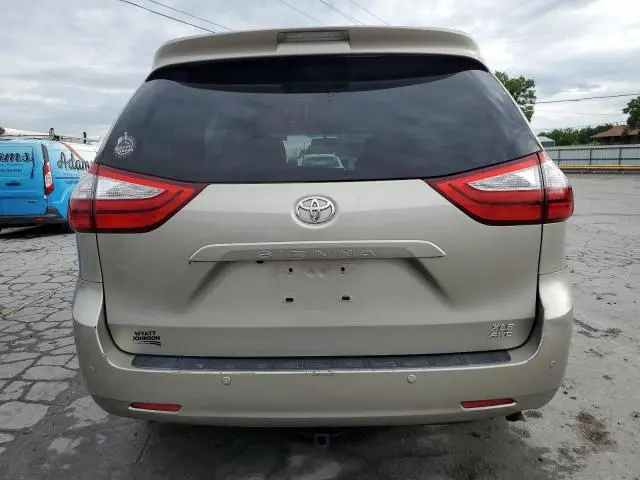 2017 TOYOTA SIENNA XLE  