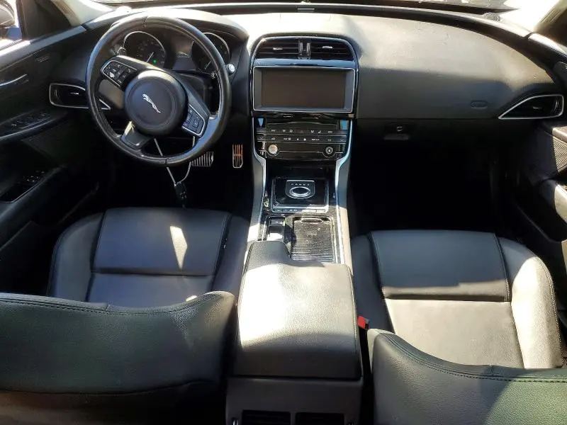 2019 JAGUAR XE PREMIUM  