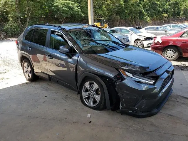 2022 TOYOTA RAV4 XLE  