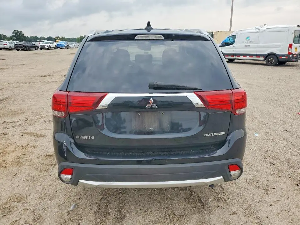 2018 MITSUBISHI OUTLANDER SE  