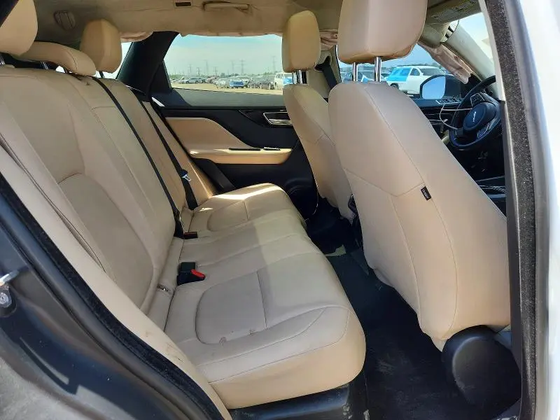2019 JAGUAR F-PACE   