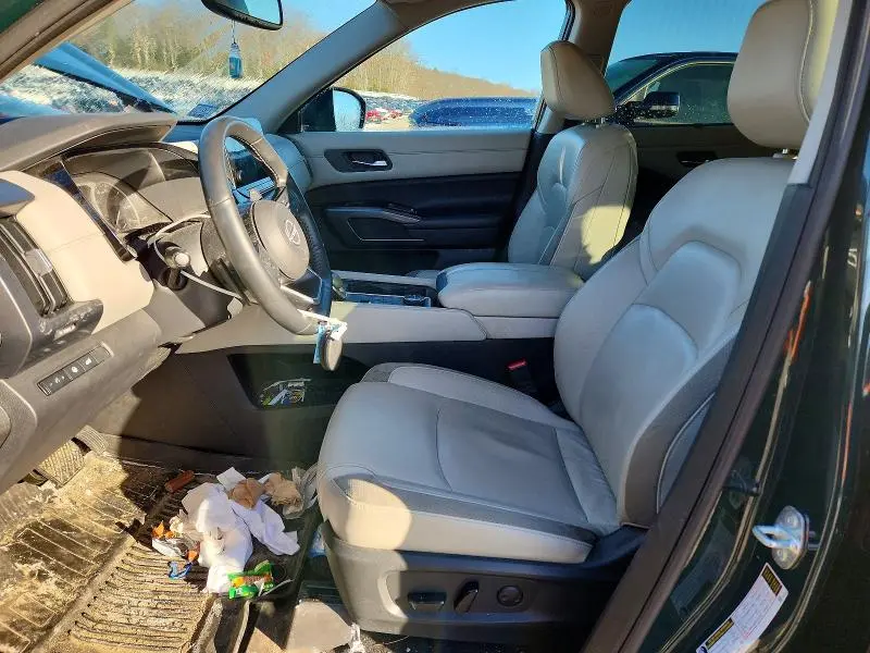 2022 NISSAN PATHFINDER SL  