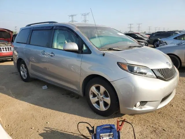 2014 TOYOTA SIENNA LE  