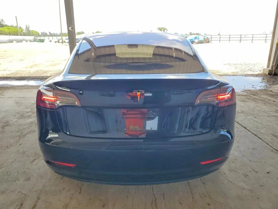 2018 TESLA MODEL 3   