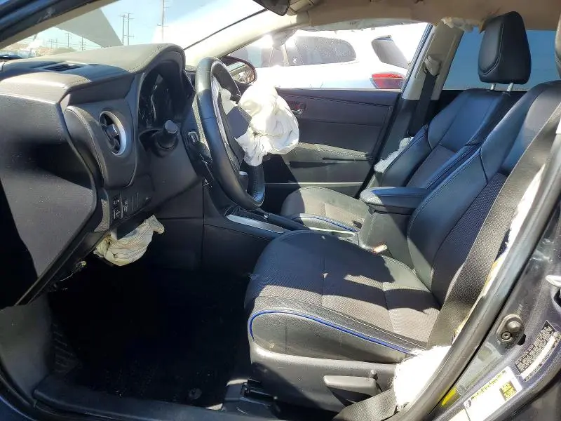 2017 TOYOTA COROLLA SE  