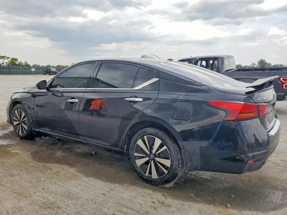 2021 NISSAN ALTIMA SL  