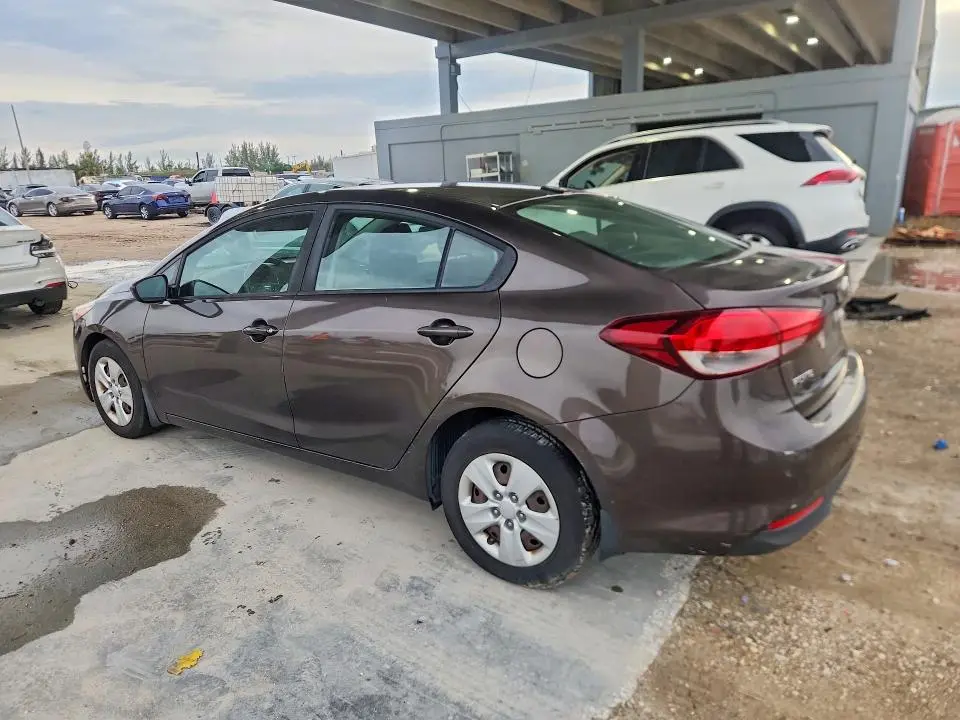 2017 KIA FORTE LX  