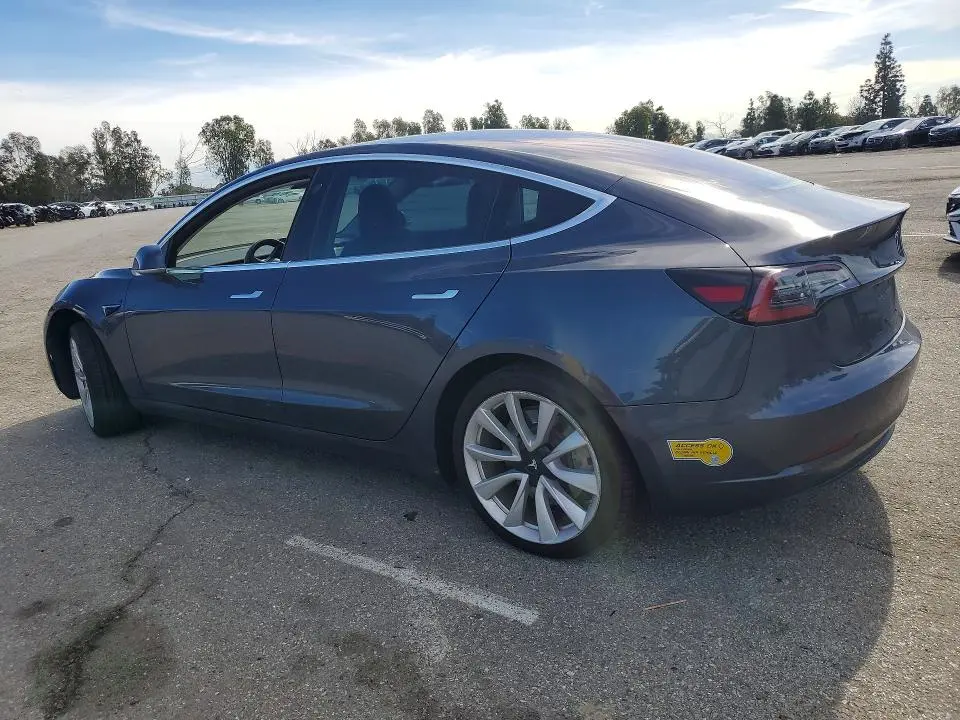 2018 TESLA MODEL 3   