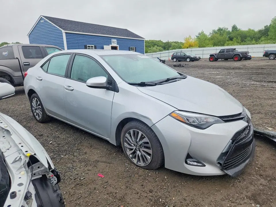 2018 TOYOTA COROLLA XLE  