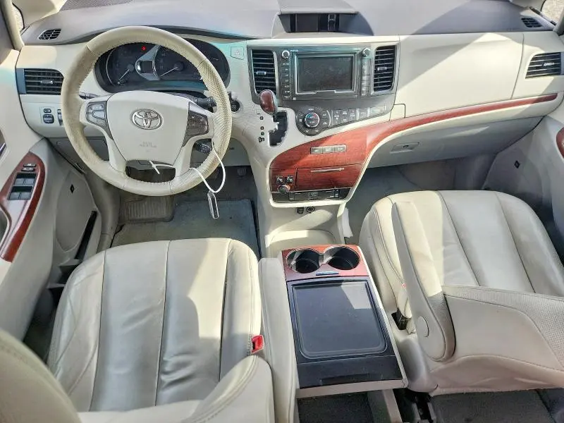 2013 TOYOTA SIENNA XLE 7-PASSENGER  