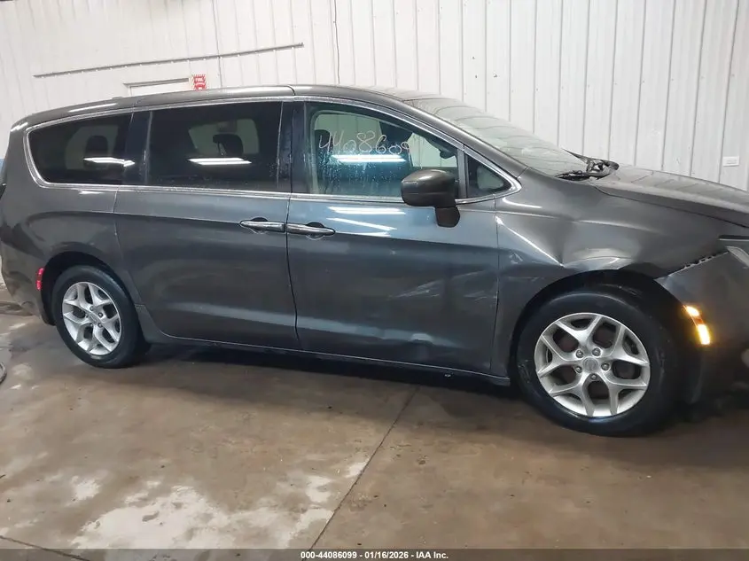 2019 CHRYSLER PACIFICA TOURING PLUS