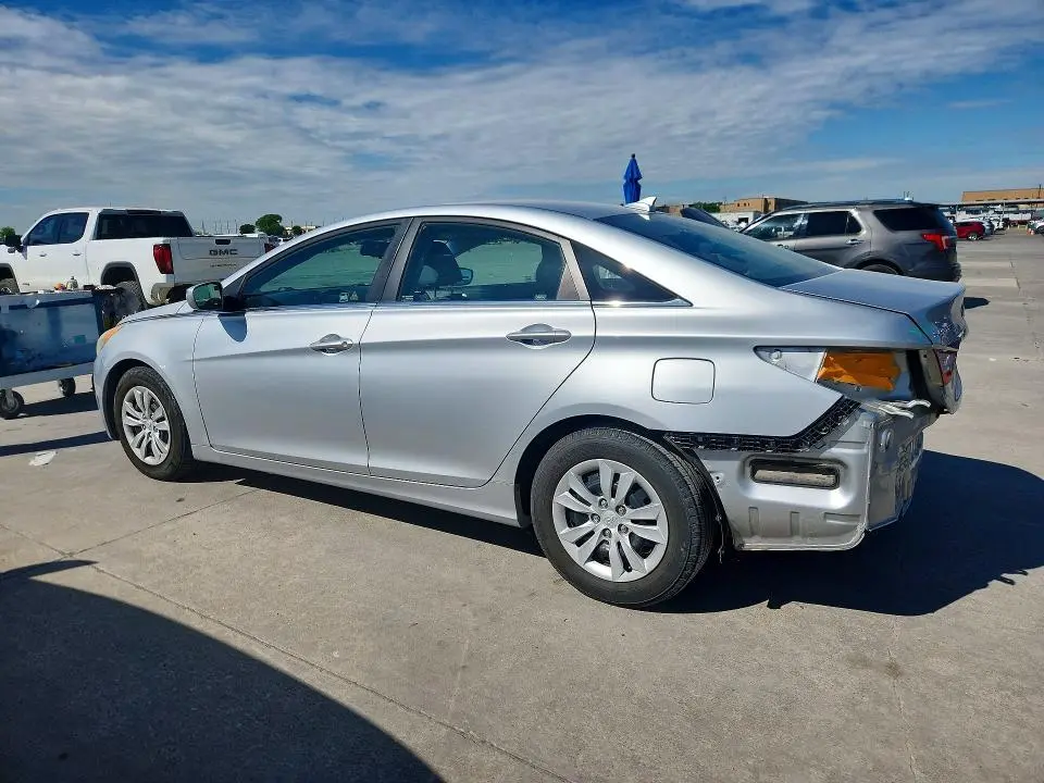 2012 HYUNDAI SONATA GLS  