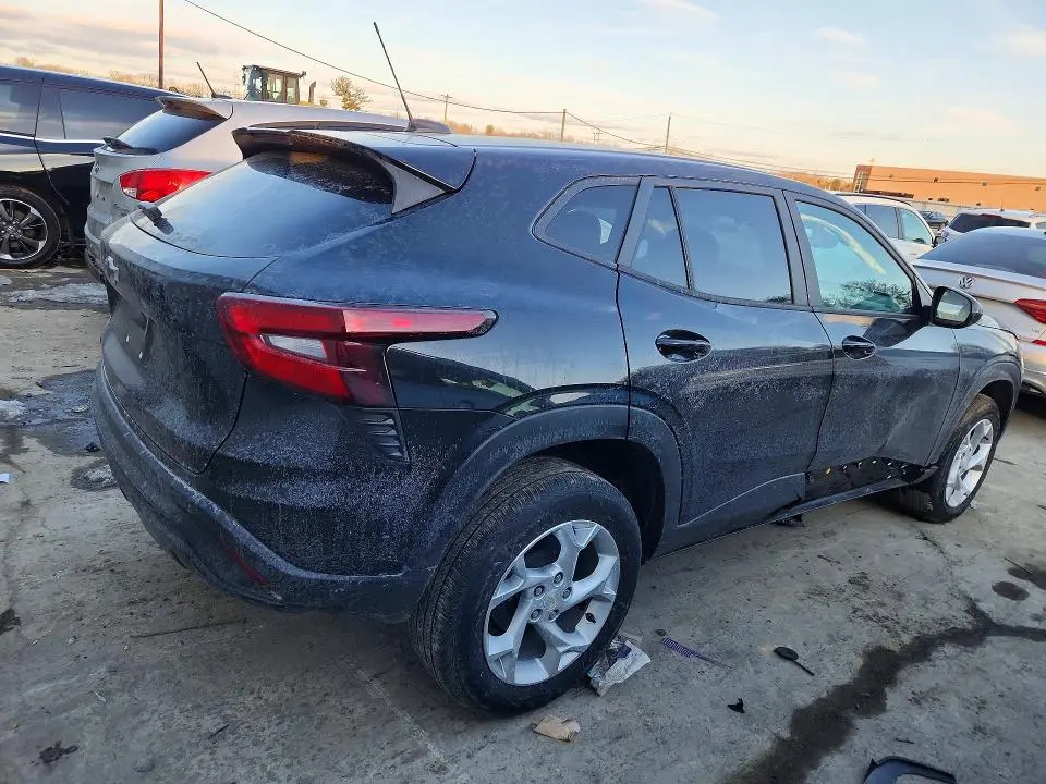 2024 CHEVROLET TRAX LS  