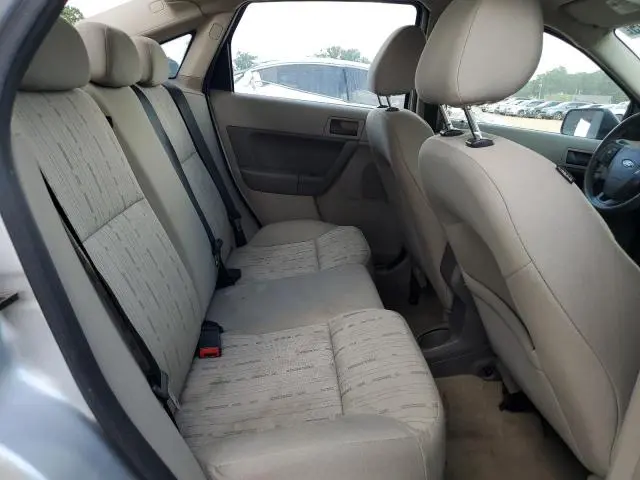 2010 FORD FOCUS SE  