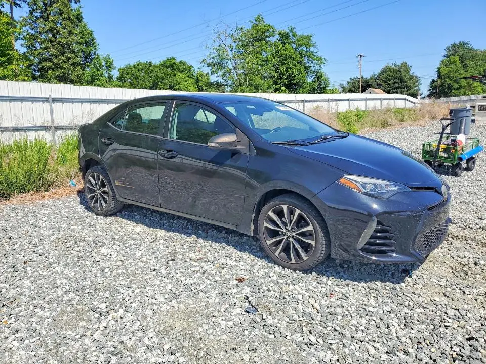 2017 TOYOTA COROLLA SE  