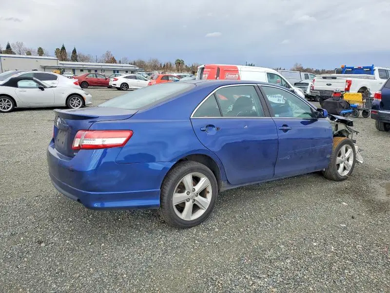 2011 TOYOTA CAMRY SE  