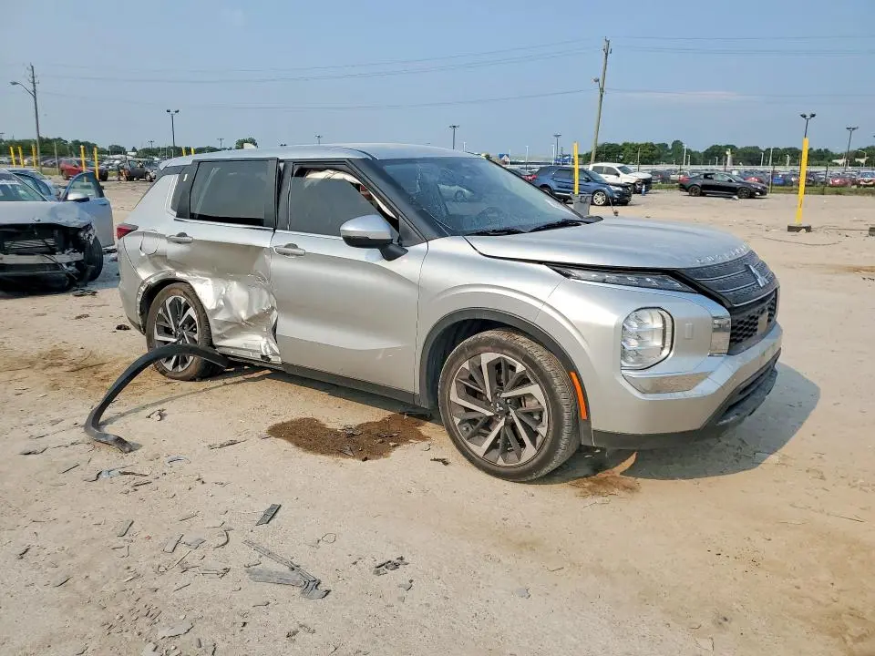 2022 MITSUBISHI OUTLANDER ES  