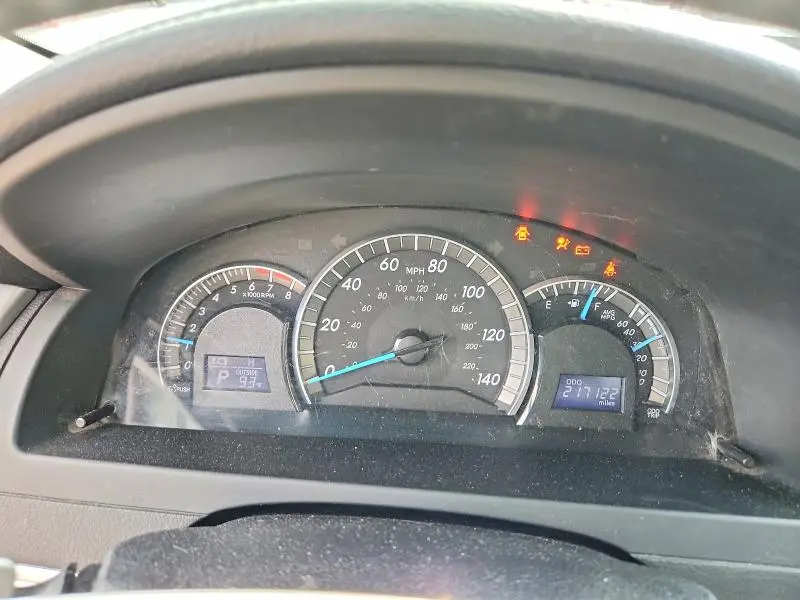 2014 TOYOTA CAMRY SE  