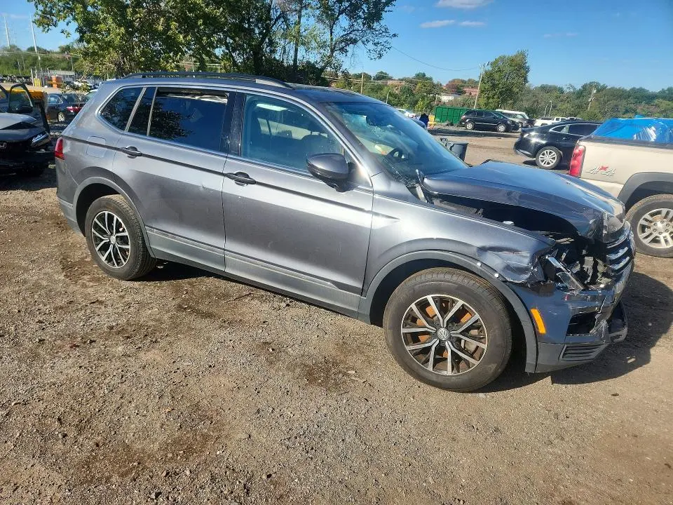 2021 VOLKSWAGEN TIGUAN SE  