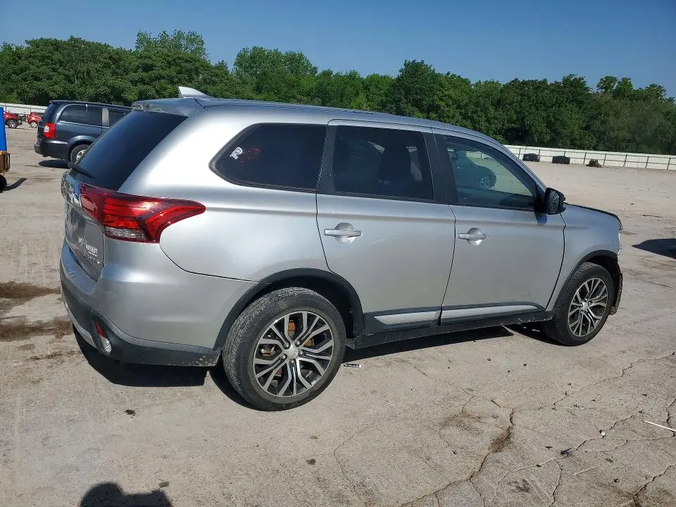 2018 MITSUBISHI OUTLANDER ES  