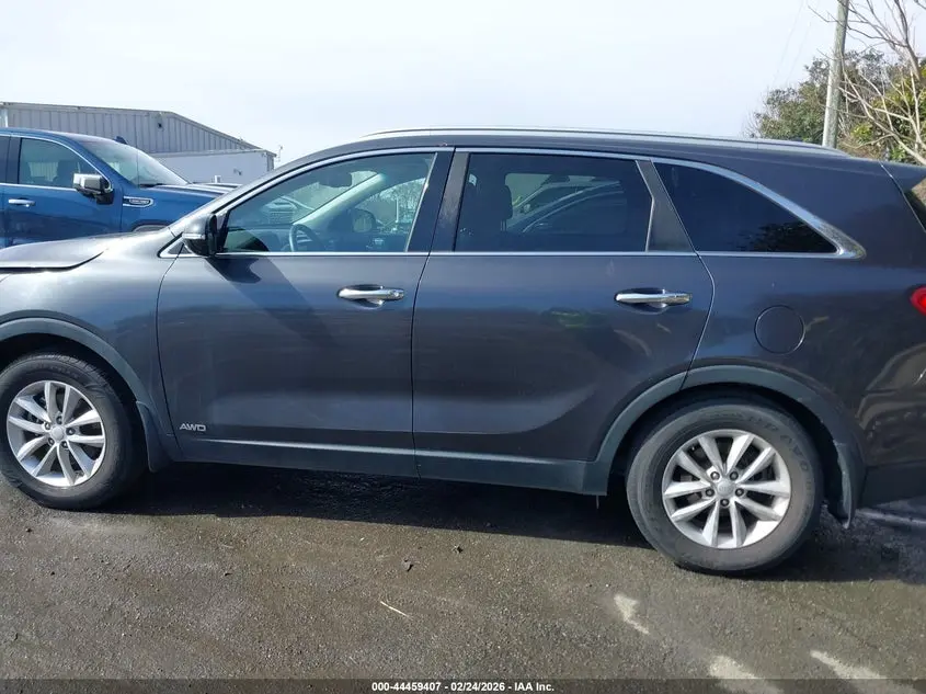 2017 KIA SORENTO 2.4L LX