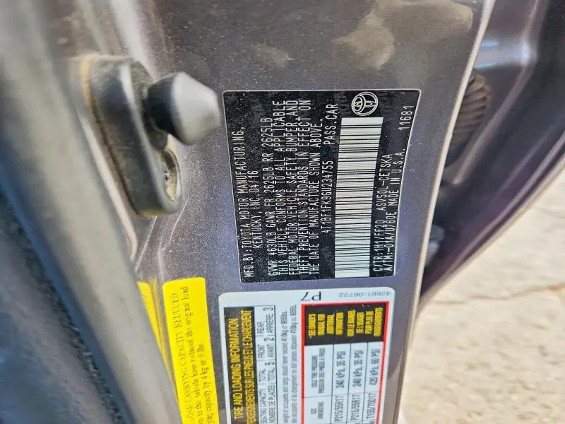 2016 TOYOTA CAMRY SE  