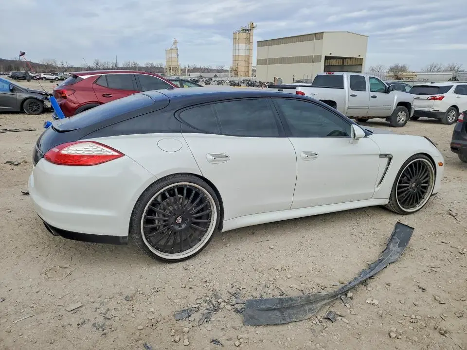 2013 PORSCHE PANAMERA 2  