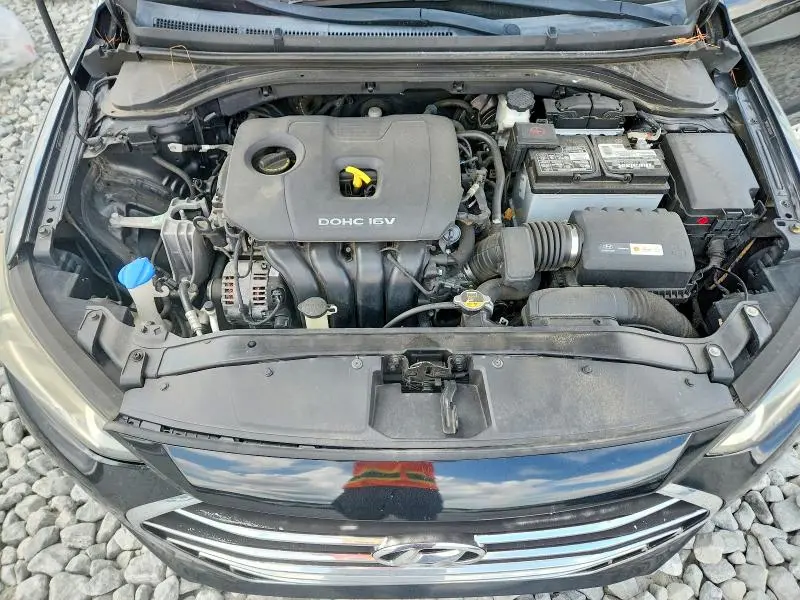 2018 HYUNDAI ELANTRA SE  