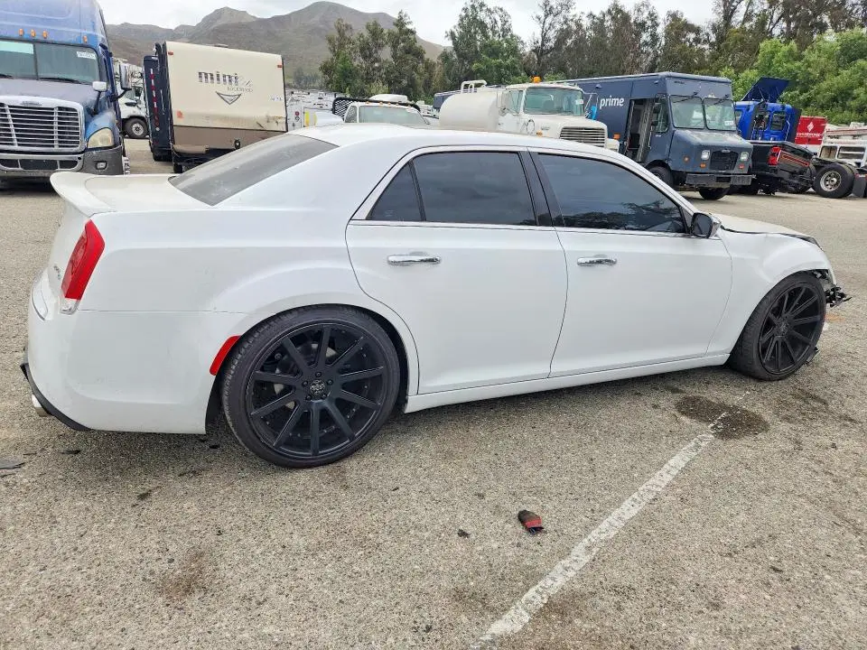 2015 CHRYSLER 300C   