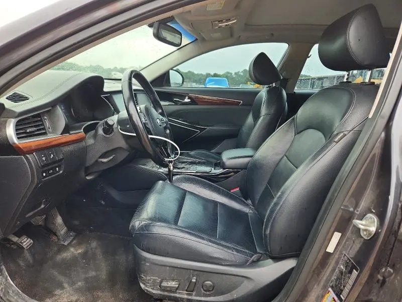 2017 KIA CADENZA PREMIUM  