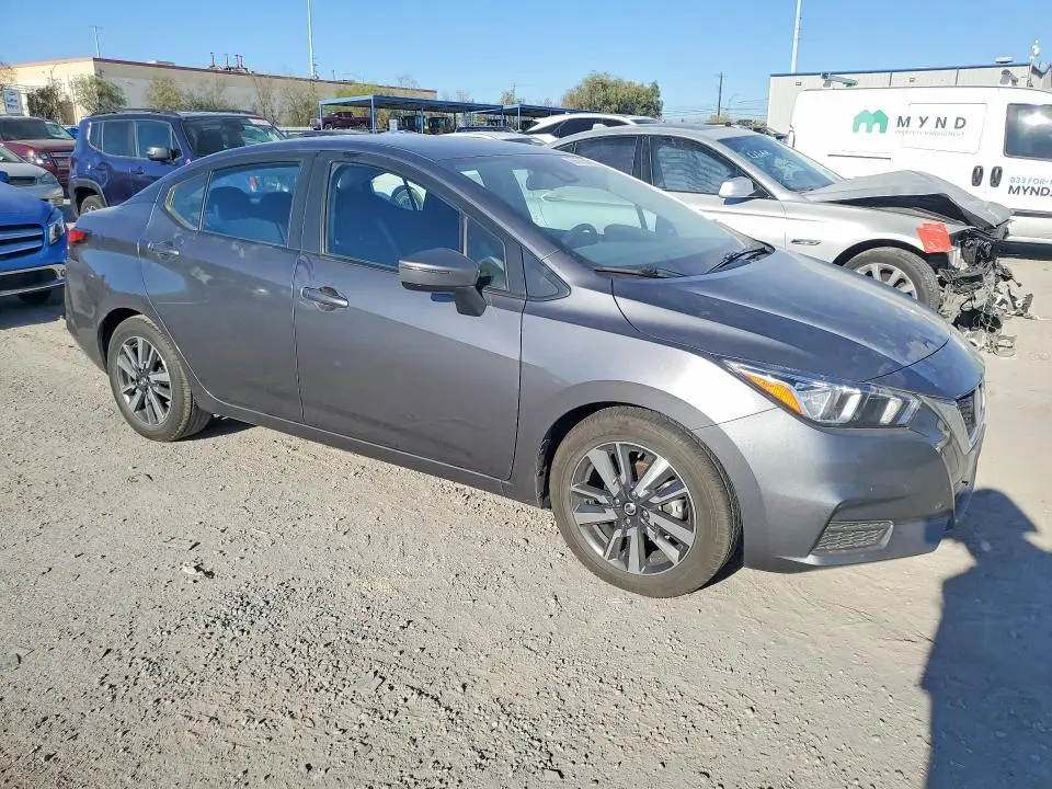 2020 NISSAN VERSA SV  