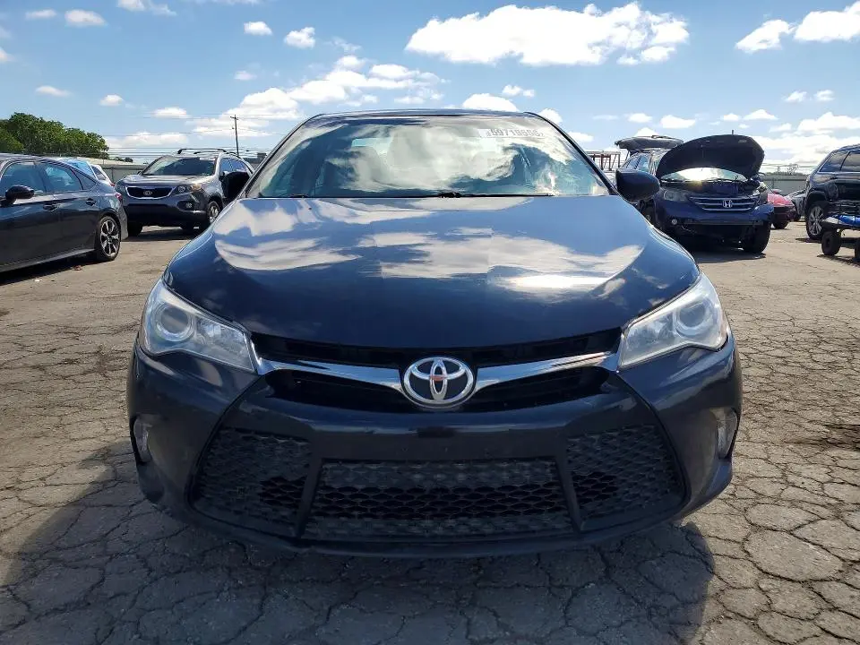 2017 TOYOTA CAMRY SE  