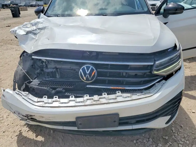 2022 VOLKSWAGEN TIGUAN SE R-LINE BLACK  