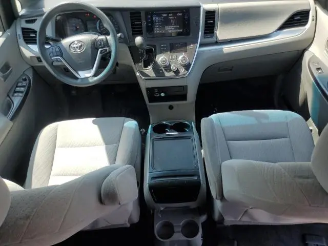 2017 TOYOTA SIENNA LE  