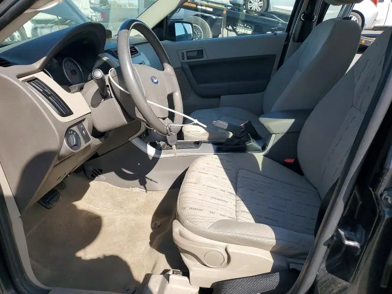 2010 FORD FOCUS SE  