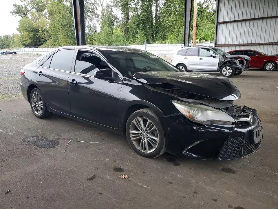 2015 TOYOTA CAMRY SE  